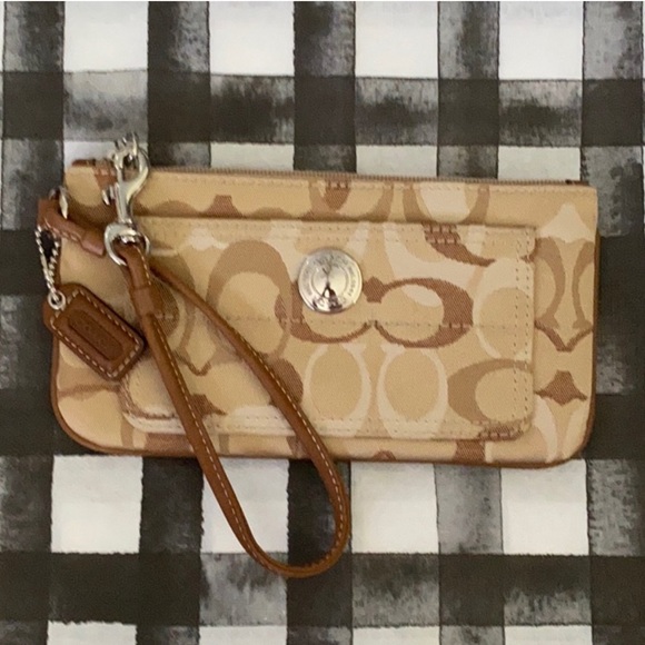 NWOT COACH WRISTLET - Picture 6 of 8